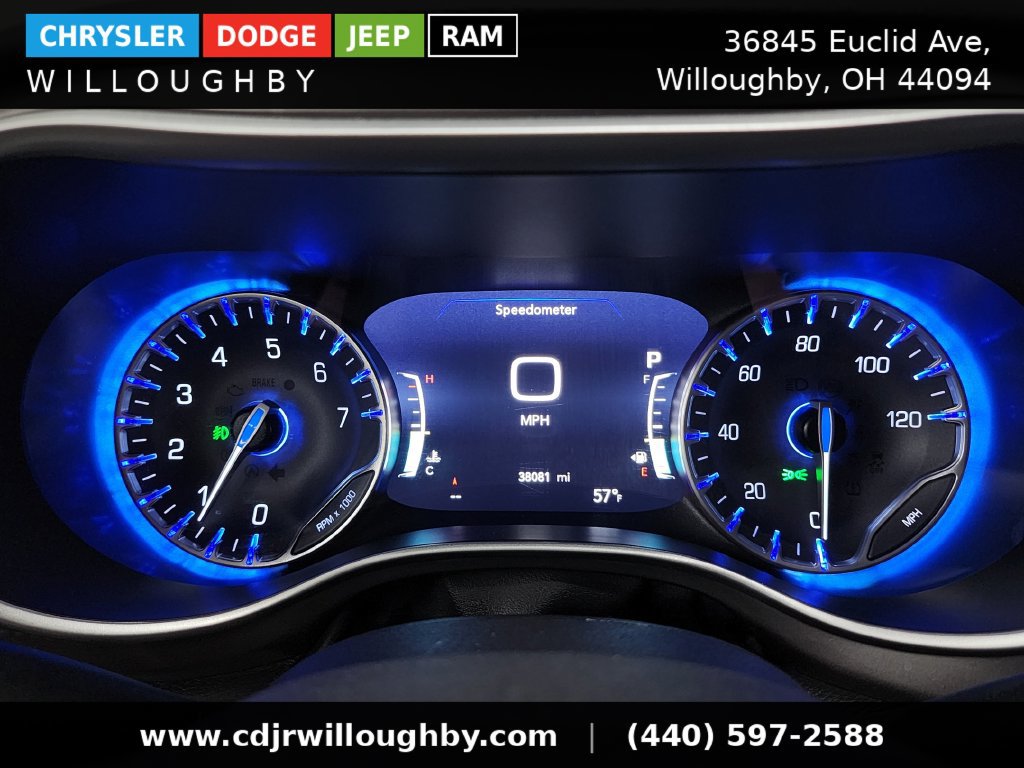 Used 2023 Chrysler Pacifica Touring-L AWD/4WD image 18