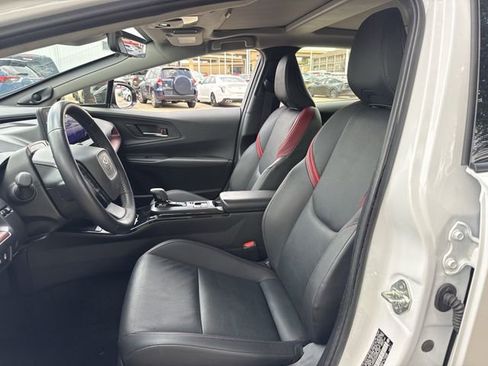 Used 2024 Toyota Prius Prime Premium w/ Advanced Technology Package FWD image 28