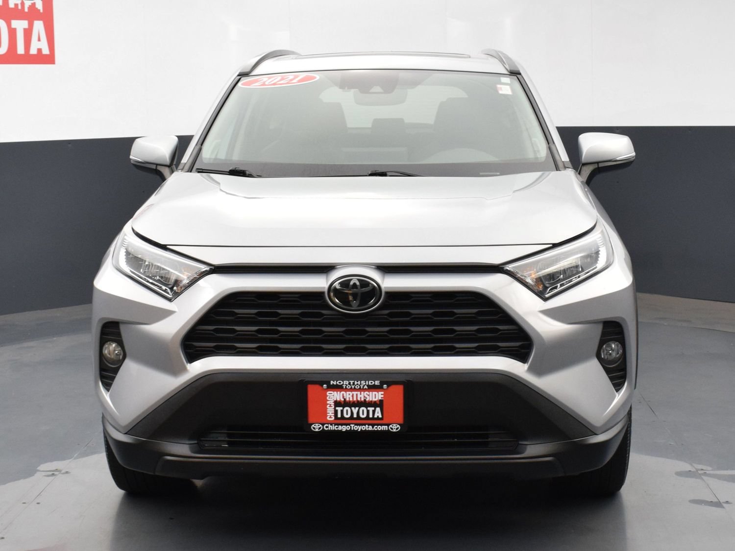 Used 2021 Toyota RAV4 XLE Premium AWD/4WD image 7