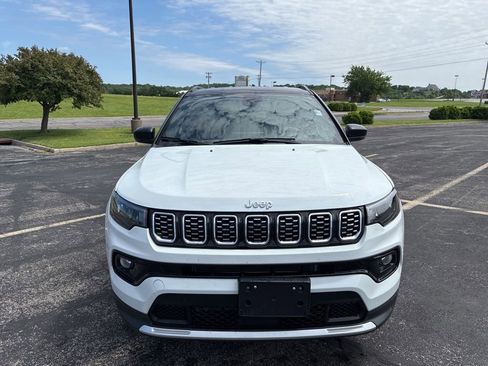 Used 2026 Jeep Compass Limited AWD/4WD image 2