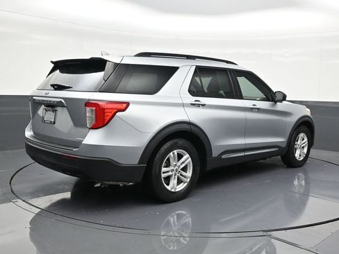 Used 2020 Ford Explorer XLT image 5