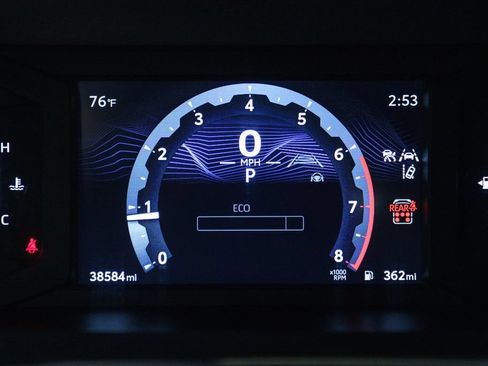 Used 2025 Toyota 4Runner SR5 AWD/4WD image 17