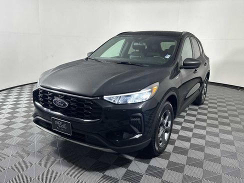 Used 2025 Ford Escape ST-Line image 3