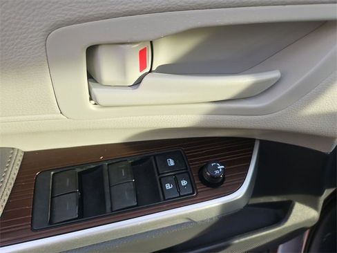 Used 2022 Toyota Sienna LE image 22