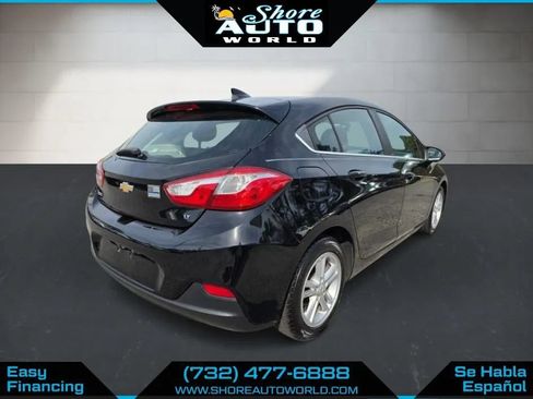 Used 2017 Chevrolet Cruze LT w/ Convenience Package FWD image 5
