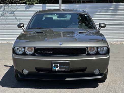 Used 2010 Dodge Challenger SE RWD image 7