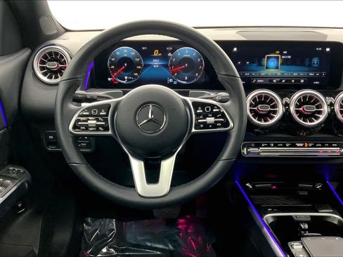 Used 2023 Mercedes-Benz GLB 250 image 5