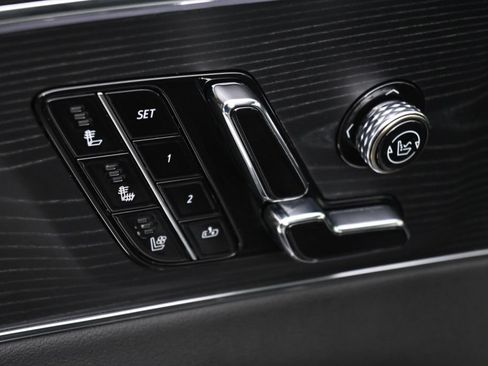 Certified 2024 Cadillac Lyriq Luxury AWD/4WD image 13