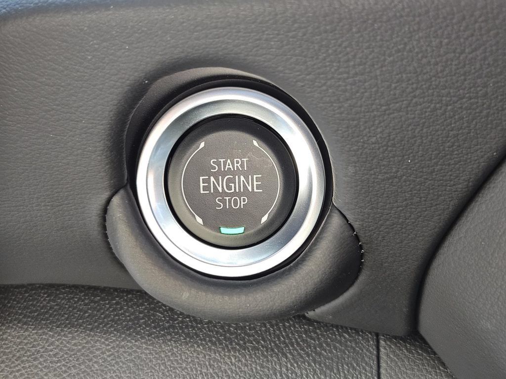 Used 2025 Chevrolet Tahoe High Country AWD/4WD image 30