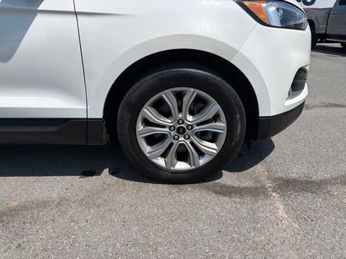 Used 2023 Ford Edge Titanium AWD/4WD image 16