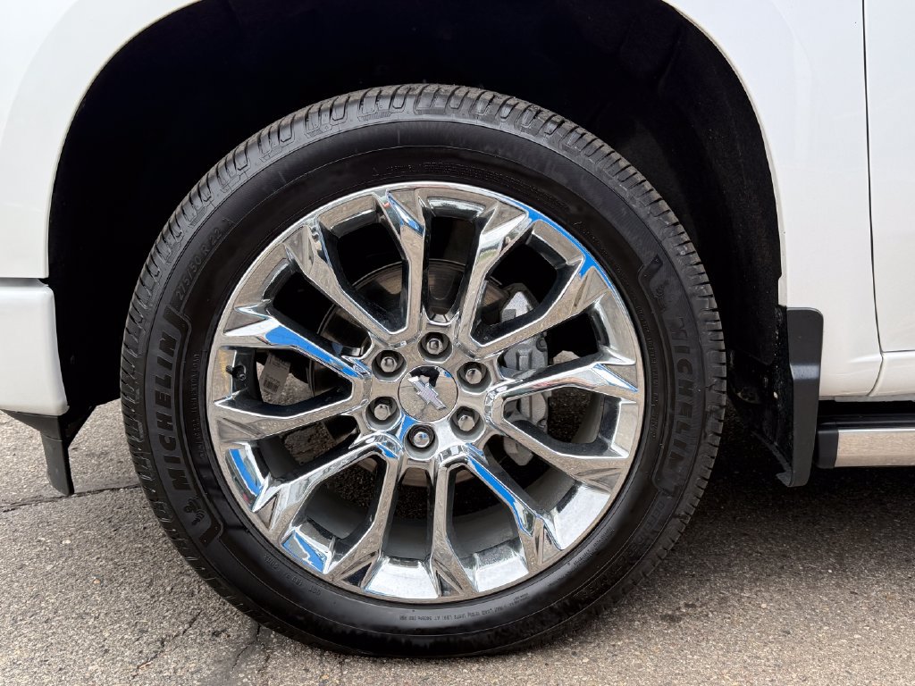 Certified 2023 Chevrolet Silverado 1500 High Country w/ Technology Package AWD/4WD image 13