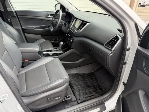 Used 2016 Hyundai Tucson Limited w/ Option Group 03 image 27