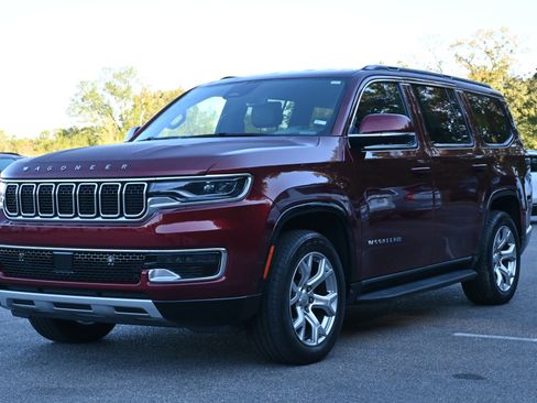 Used 2022 Jeep Wagoneer Series II image 5