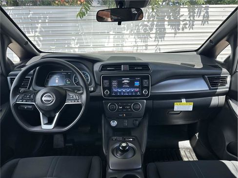 Used 2025 Nissan Leaf S FWD image 17