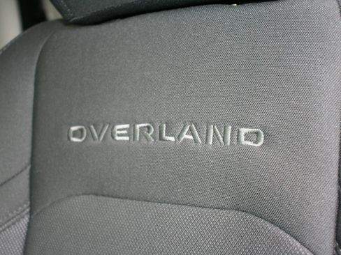 Used 2020 Jeep Gladiator Overland w/ LED Lighting Group AWD/4WD image 7
