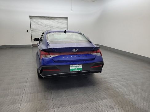 Used 2024 Hyundai Elantra SEL FWD image 6