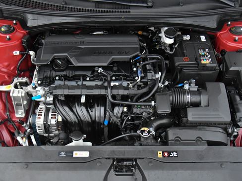 Used 2025 Hyundai Elantra Sport image 41