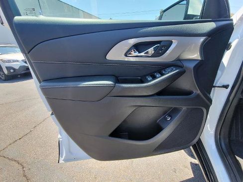 Used 2023 Chevrolet Traverse LT FWD image 21