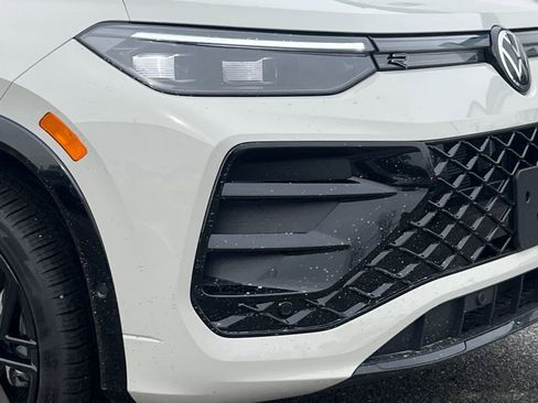 New 2026 Volkswagen Tiguan SE R-Line image 4