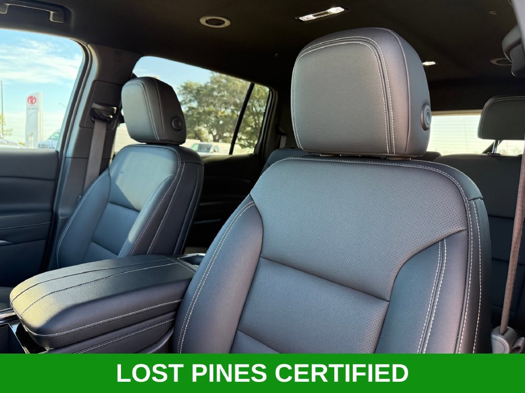 Used 2025 Chevrolet Traverse LT FWD image 10