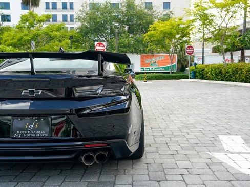 Used 2018 Chevrolet Camaro ZL1 RWD image 26