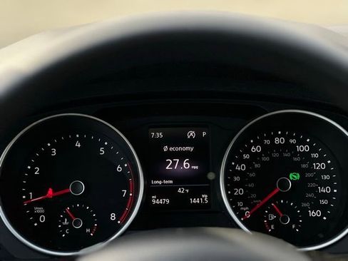 Used 2020 Volkswagen Tiguan S image 34