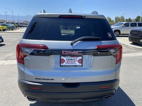 Used 2023 GMC Acadia SLE w/ Driver Convenience Package FWD image 31