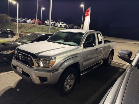 Used 2013 Toyota Tacoma PreRunner w/ SR5 Pkg image 2