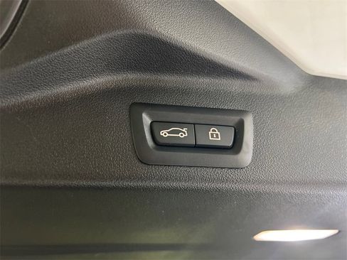 Used 2021 BMW X5 M w/ Competition Package image 33