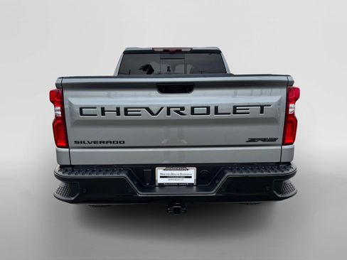 Used 2024 Chevrolet Silverado 1500 ZR2 w/ Technology Package image 4