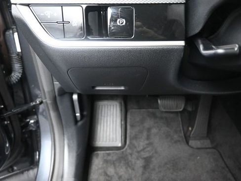 Used 2025 Kia Sportage LX AWD/4WD image 16