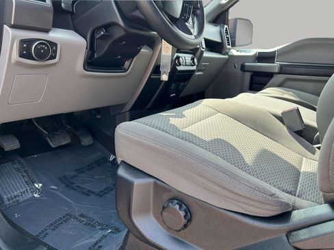 Used 2017 Ford F150 XLT image 12