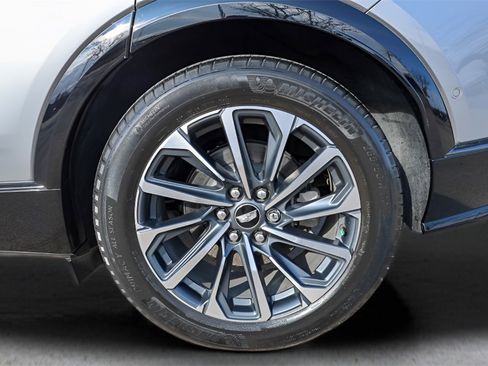 Used 2024 Cadillac Lyriq Sport image 37