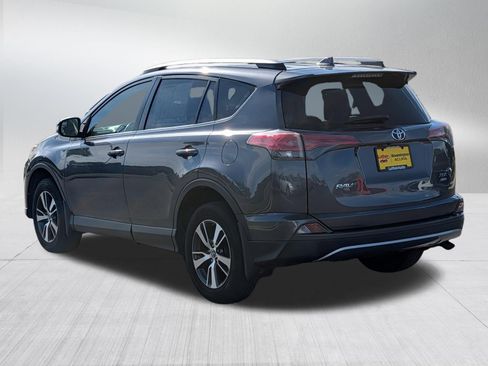 Used 2017 Toyota RAV4 XLE AWD/4WD image 5