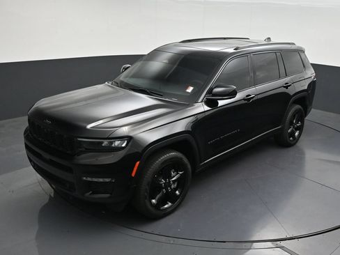 Used 2025 Jeep Grand Cherokee L Limited w/ Luxury Tech Group II RWD image 16