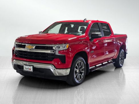 Used 2024 Chevrolet Silverado 1500 LT w/ Convenience Package II image 3
