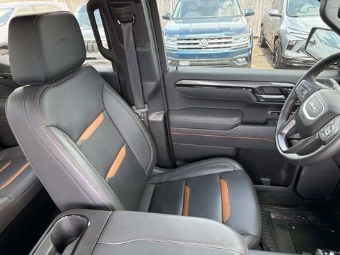 Used 2025 GMC Sierra 1500 AT4 w/ AT4 Premium Package AWD/4WD image 13