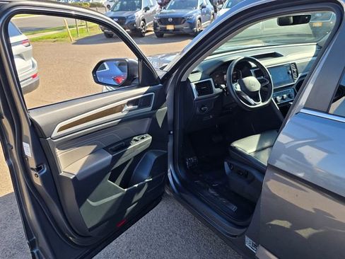 Used 2022 Volkswagen Atlas SE image 42