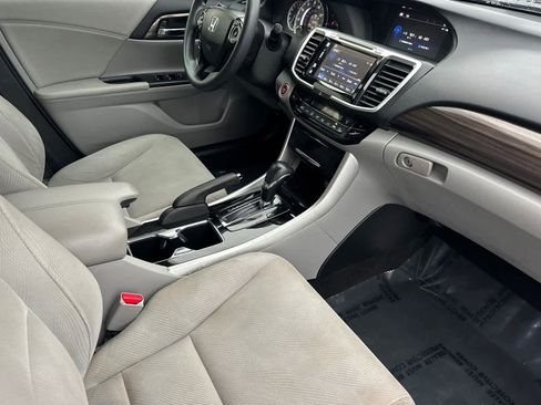 Used 2016 Honda Accord EX image 16