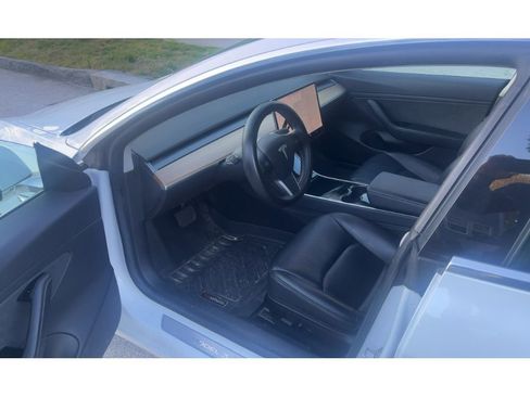 Used 2019 Tesla Model 3 Standard Range Plus RWD image 5
