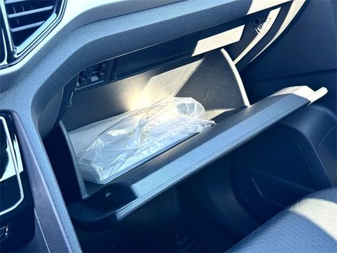 Used 2022 Volkswagen Atlas Cross Sport SE image 26