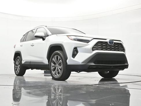 Used 2024 Toyota RAV4 Limited AWD/4WD image 39