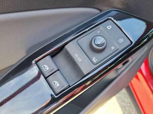 Certified 2024 Volkswagen ID.4 S RWD image 15