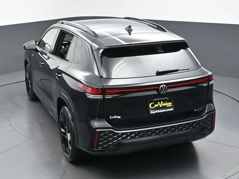 Used 2025 Volkswagen Tiguan SE R-Line AWD/4WD image 36