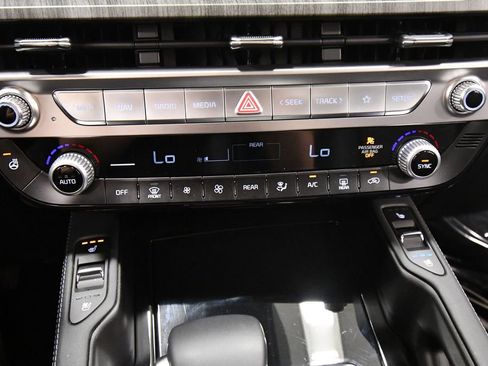 Certified 2025 Kia Telluride EX AWD/4WD image 28
