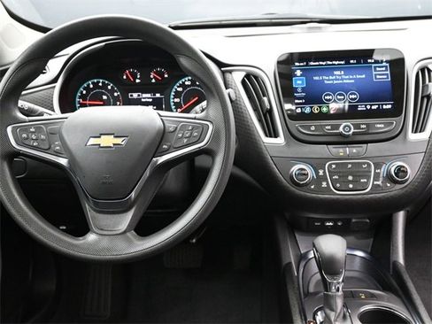 Used 2024 Chevrolet Malibu LT image 11