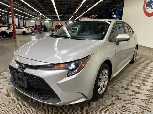 Used 2022 Toyota Corolla LE image 8