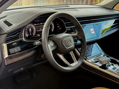 Used 2025 Audi Q7 3.0T Premium w/ Convenience Package AWD/4WD image 2