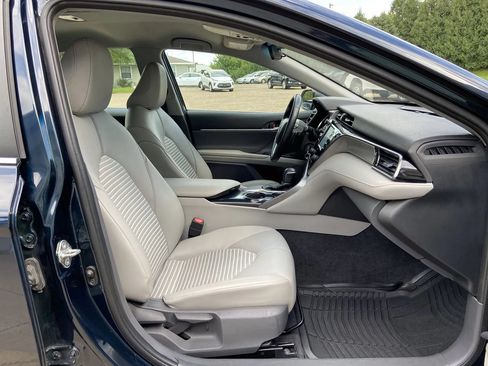 Used 2020 Toyota Camry SE FWD image 12