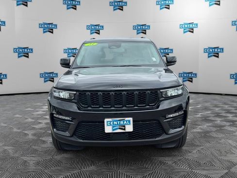 Used 2023 Jeep Grand Cherokee Limited w/ Black Appearance Package image 9